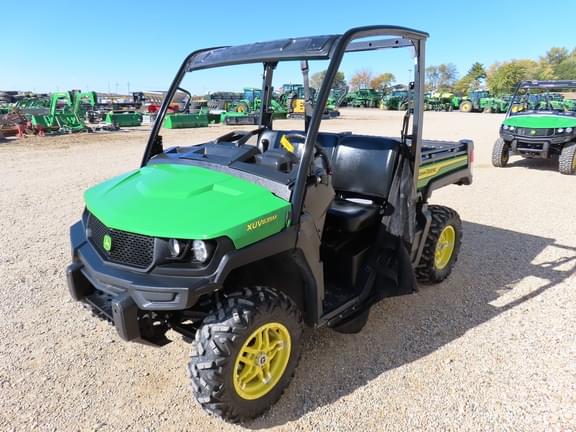 Image of John Deere XUV 835M equipment image 4