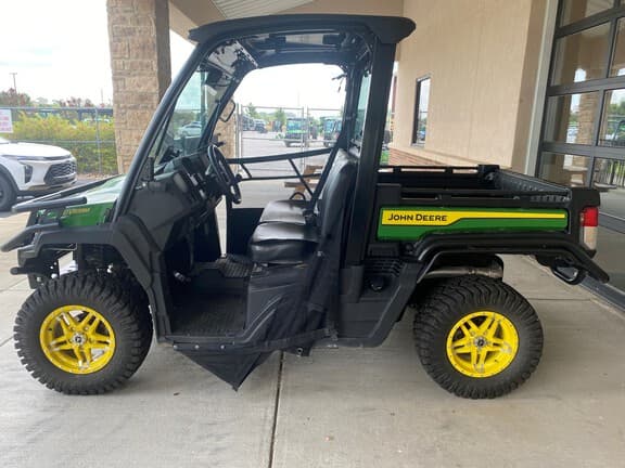 Image of John Deere XUV 835M Primary image