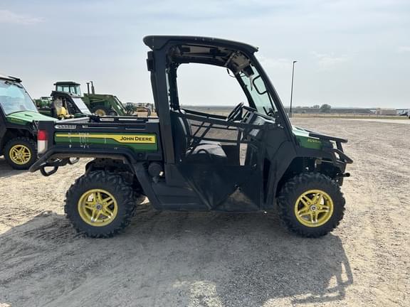 Image of John Deere XUV 835M equipment image 2