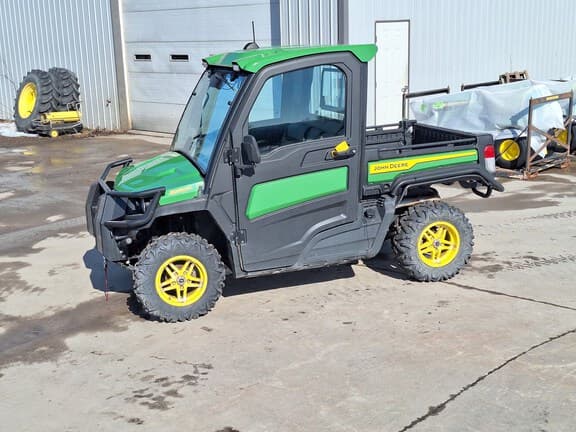 Image of John Deere XUV 835R equipment image 1