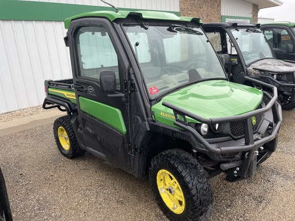 Image of John Deere XUV 835R equipment image 1