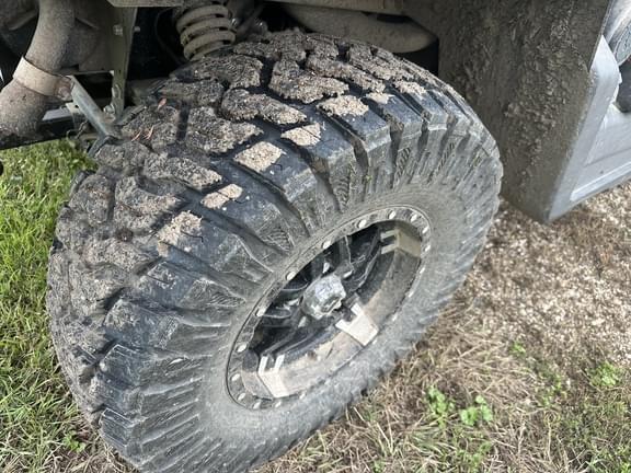 Image of John Deere XUV 835R equipment image 4