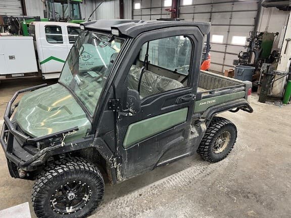Image of John Deere XUV 835R equipment image 4