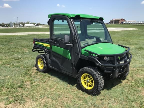 Image of John Deere XUV 835R Primary image