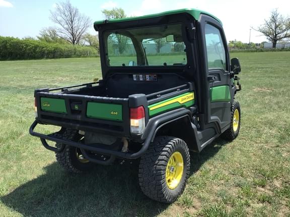 Image of John Deere XUV 835R equipment image 3