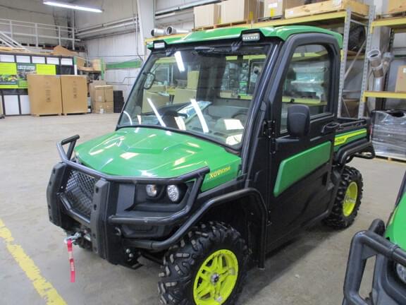 Image of John Deere XUV 835R equipment image 1