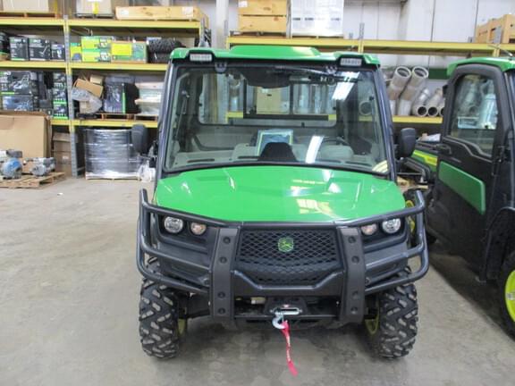 Image of John Deere XUV 835R Primary image