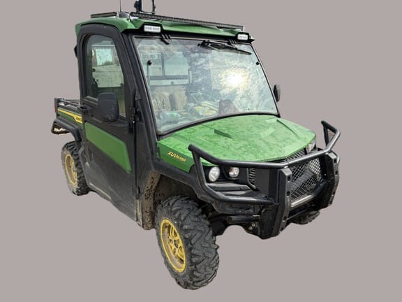 2023 John Deere XUV 835R Equipment Image0