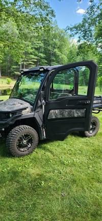 Image of John Deere XUV 835R equipment image 1