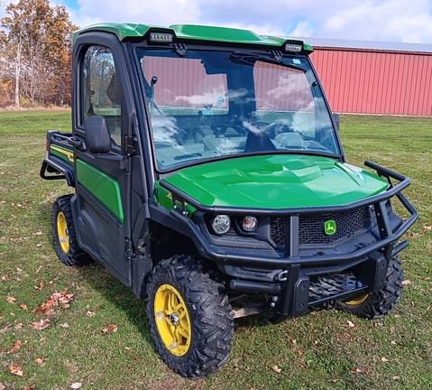 Image of John Deere XUV 835R equipment image 3