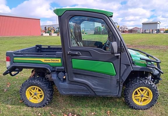 Image of John Deere XUV 835R equipment image 2