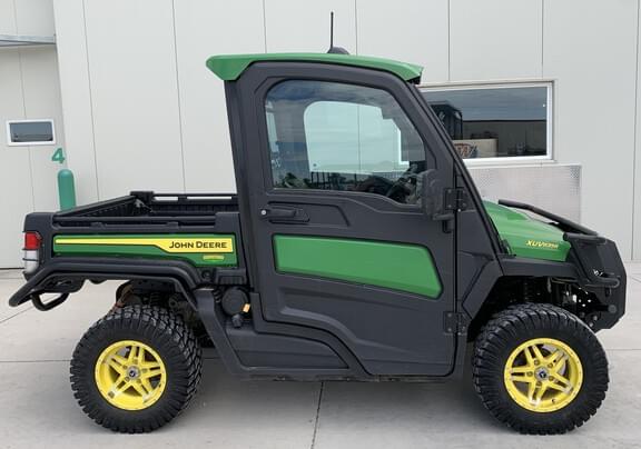 Image of John Deere XUV 835R equipment image 1