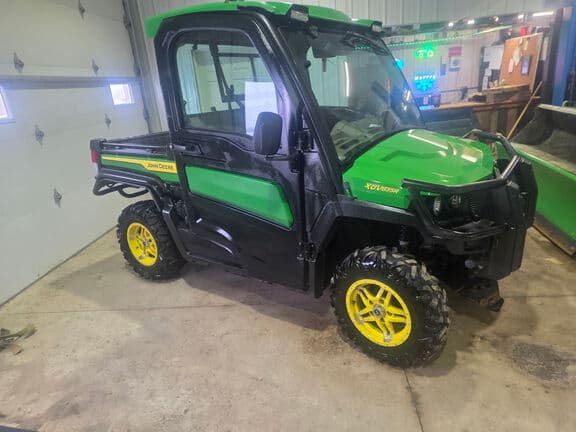 Image of John Deere XUV 835R Primary image
