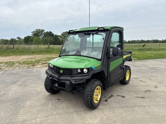 2023 John Deere XUV 835R Equipment Image0