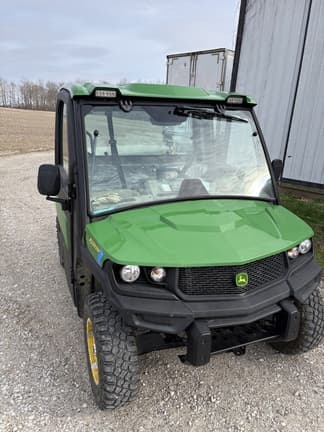 Image of John Deere XUV 835R equipment image 1