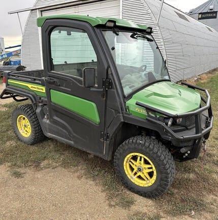 2023 John Deere XUV 835R Equipment Image0
