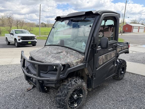 Image of John Deere XUV 835R equipment image 2