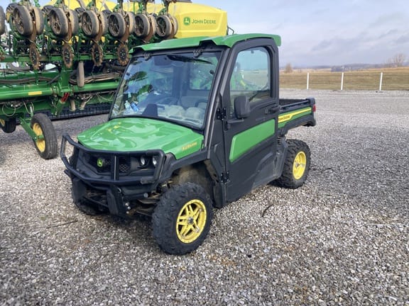 2023 John Deere XUV 835R Equipment Image0