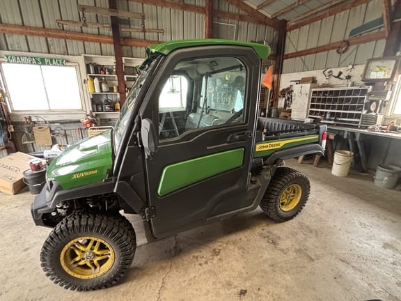 2023 John Deere XUV 835R Equipment Image0