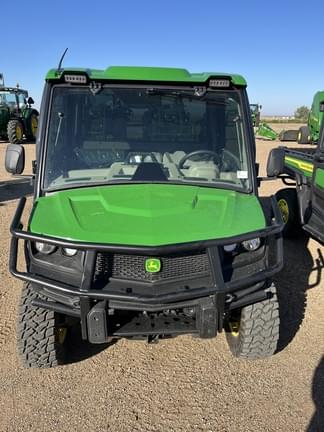 Image of John Deere XUV 835R equipment image 1