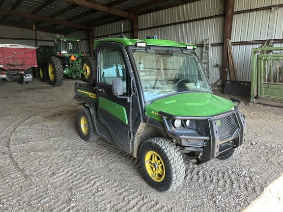 2023 John Deere XUV 835R Equipment Image0