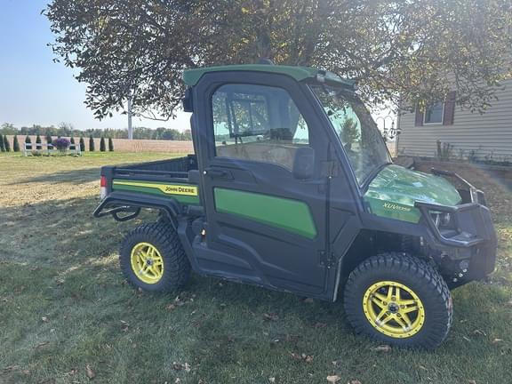 Image of John Deere XUV 835R equipment image 1