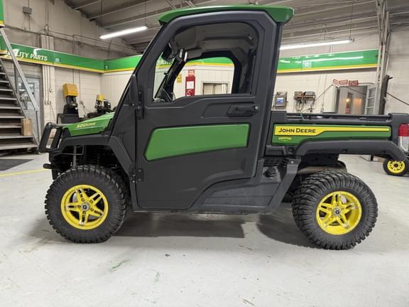 Image of John Deere XUV 835R Primary image