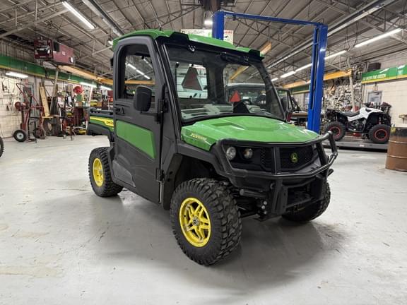 Image of John Deere XUV 835R equipment image 3