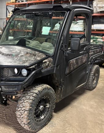 Image of John Deere XUV 835R Image 0