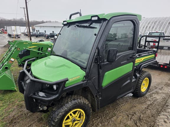 Image of John Deere XUV 835R equipment image 1