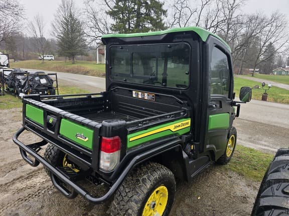 Image of John Deere XUV 835R equipment image 2