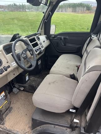 Image of John Deere XUV 835R equipment image 2