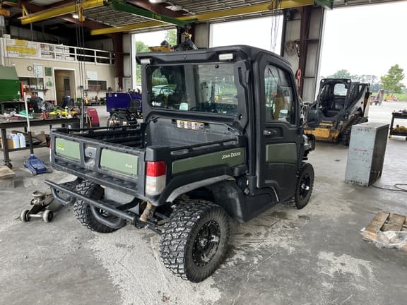 Image of John Deere XUV 835R equipment image 4
