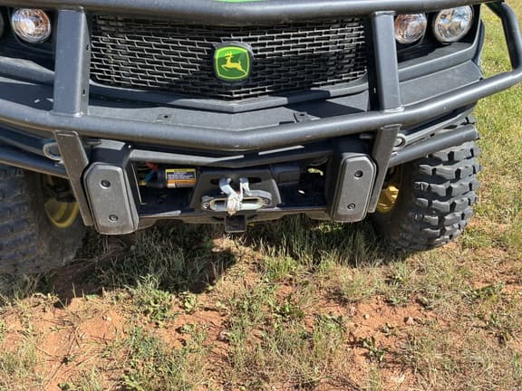 Image of John Deere XUV 835R equipment image 2