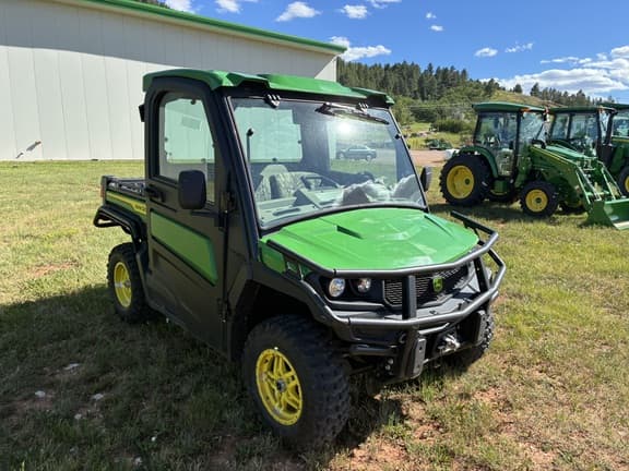 Image of John Deere XUV 835R equipment image 1