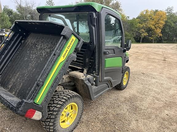 Image of John Deere XUV 835R Image 1