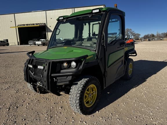 Image of John Deere XUV 835R Primary image