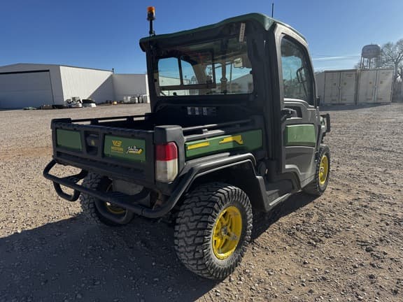 Image of John Deere XUV 835R equipment image 4