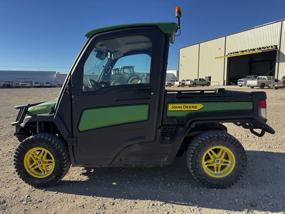 Image of John Deere XUV 835R equipment image 2