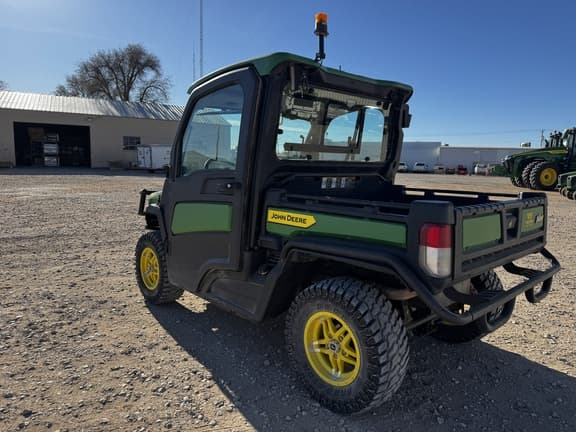 Image of John Deere XUV 835R equipment image 1