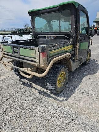 Image of John Deere XUV 835R equipment image 3