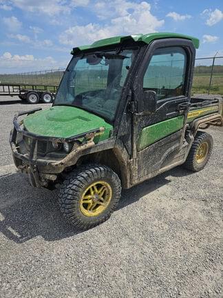 Image of John Deere XUV 835R equipment image 1
