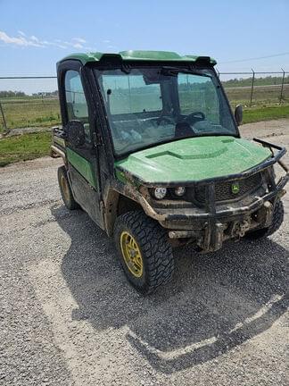 Image of John Deere XUV 835R equipment image 1