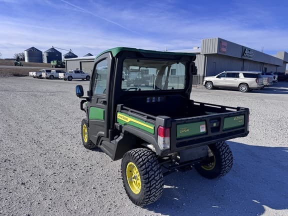 Image of John Deere XUV 835R equipment image 1