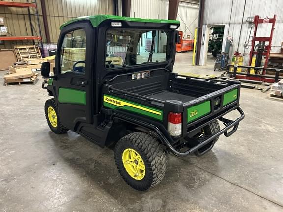 Image of John Deere XUV 835R equipment image 2