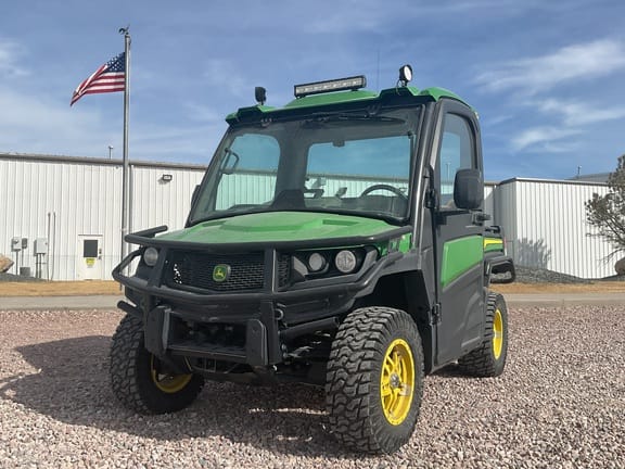 2023 John Deere XUV 835R Equipment Image0