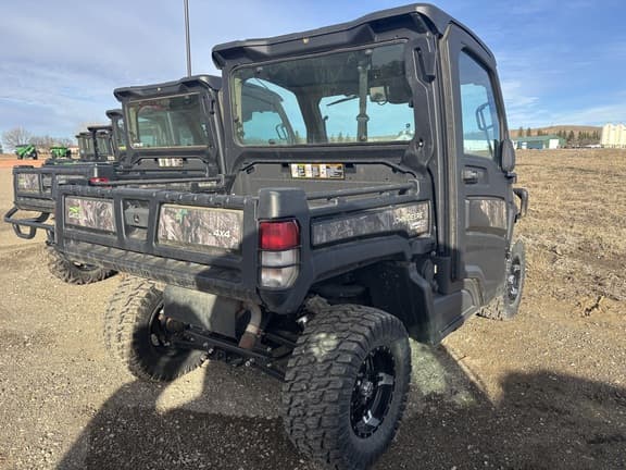 Image of John Deere XUV 835R equipment image 2