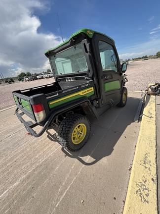 Image of John Deere XUV 835R equipment image 4