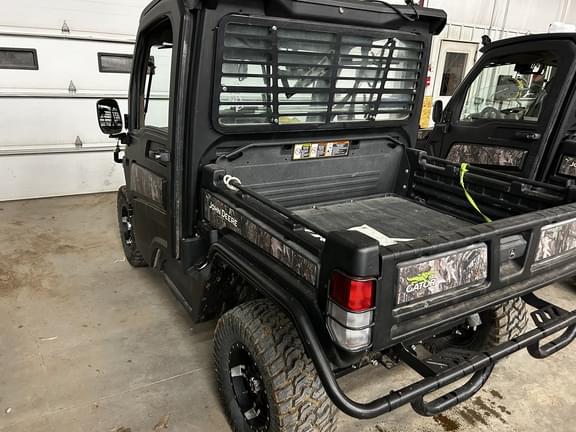 Image of John Deere XUV 835R equipment image 1
