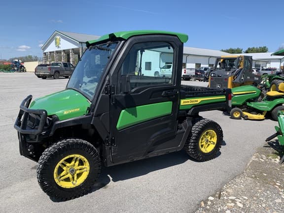 Image of John Deere XUV 835R equipment image 1